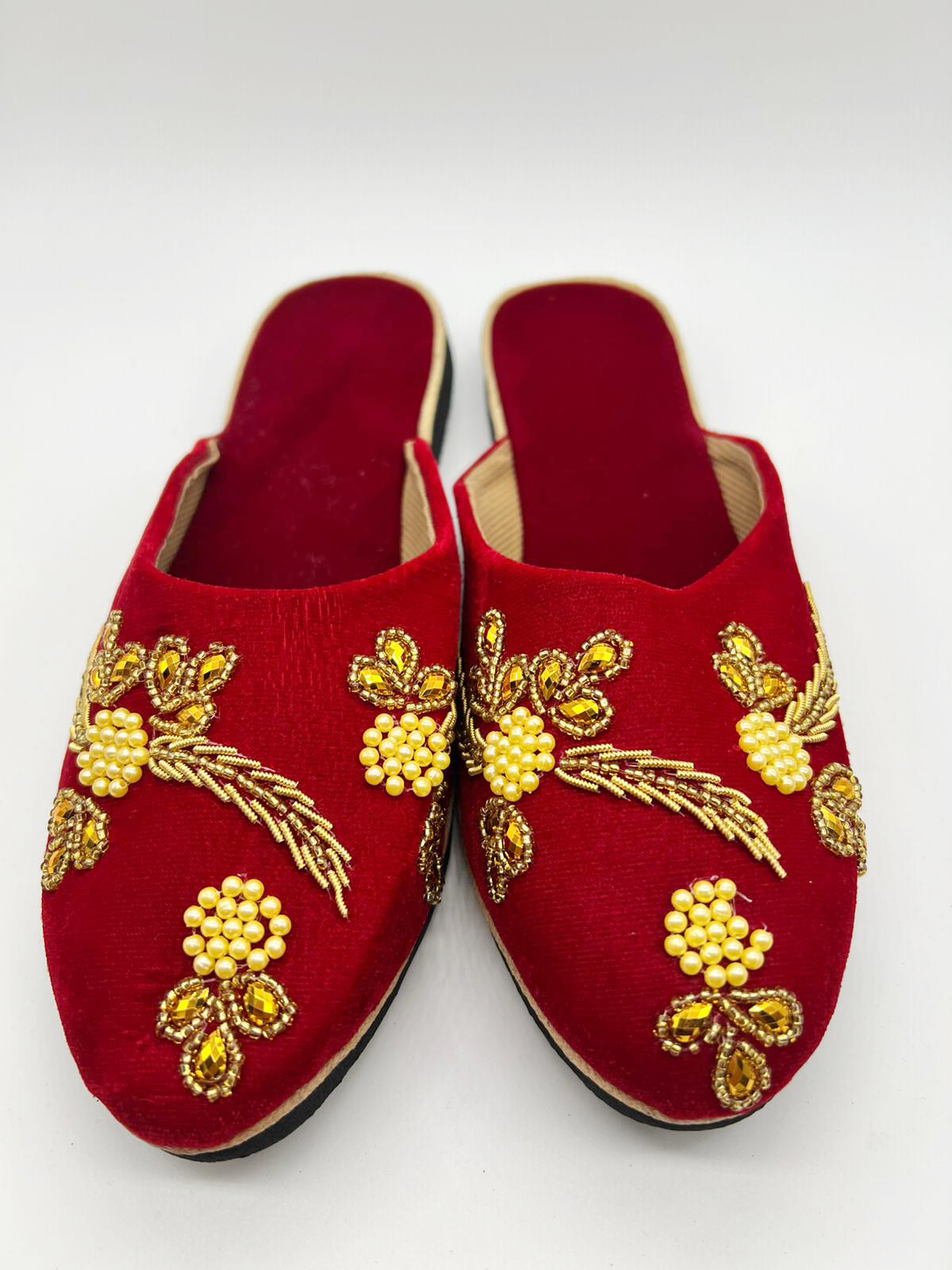 Np Hand Made Close Shoe Golden